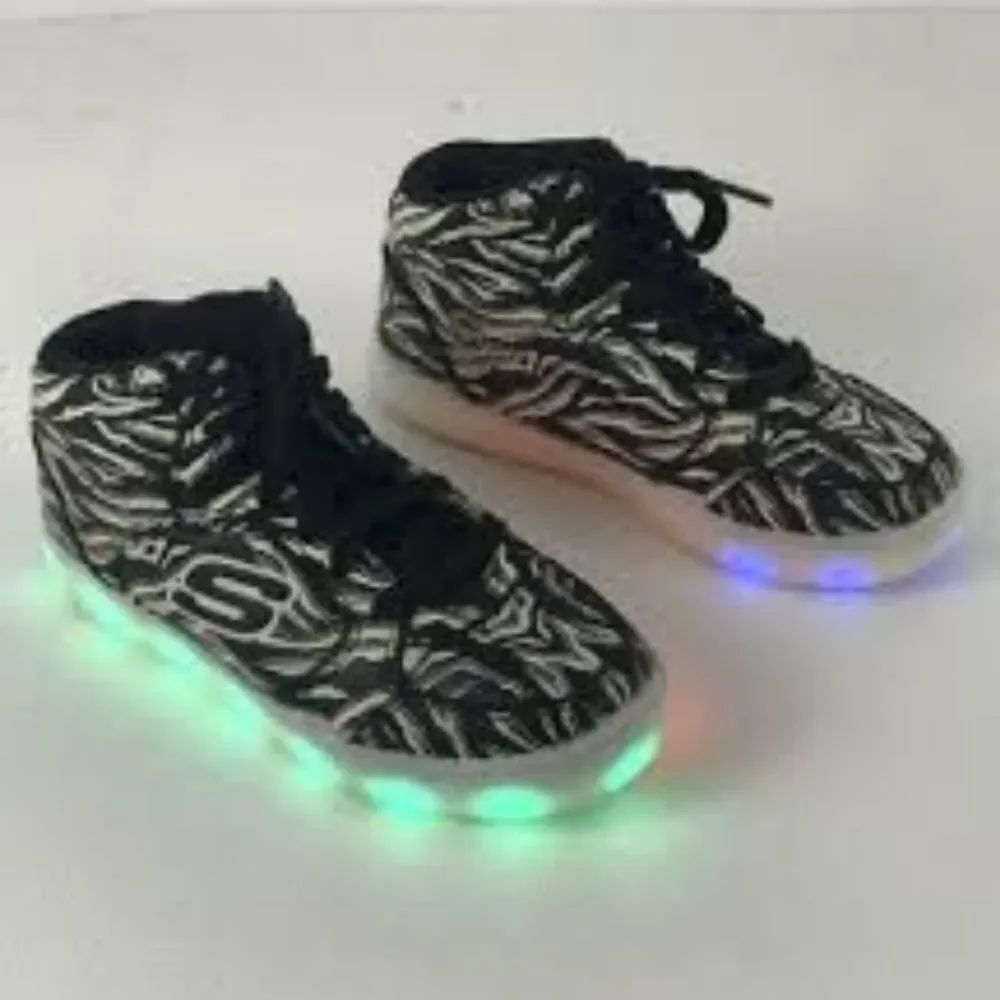 Skechers Energy Lights 2.0 Boys Youth Size 5.5 Black White USB not included